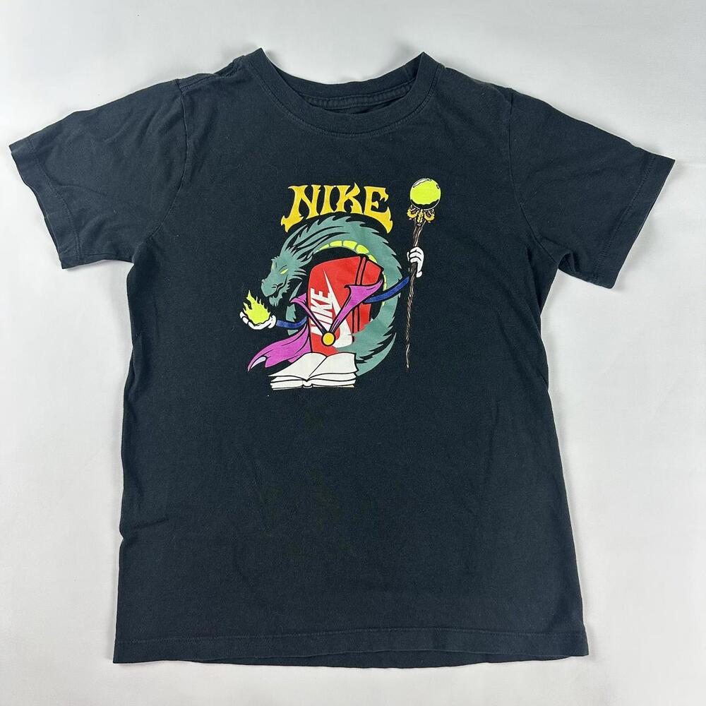 Nike Sportswear Graphic Tee Shirt Boys Size Medium Dragon‎ Wizard